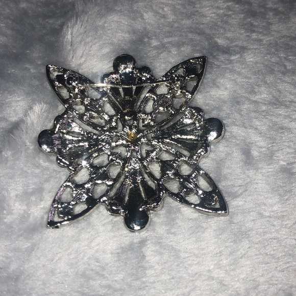 Brooch - Picture 2 of 2